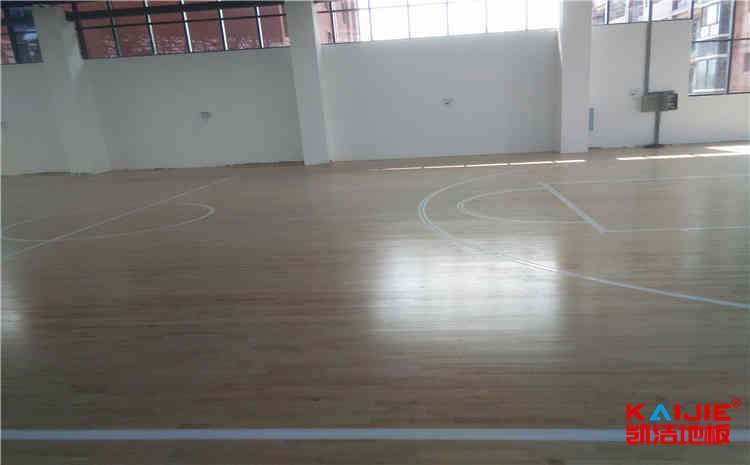訓(xùn)練館體育運(yùn)動(dòng)地板價(jià)格是多少