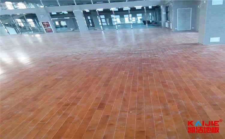 22厚風(fēng)雨操場運(yùn)動地板單層龍骨結(jié)構(gòu)