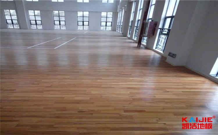 五角楓羽毛球館木地板板式龍骨結(jié)構(gòu)